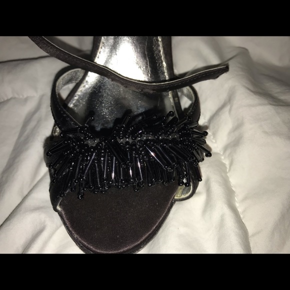 Adorable beaded sassy pumps!!! - Picture 3 of 3